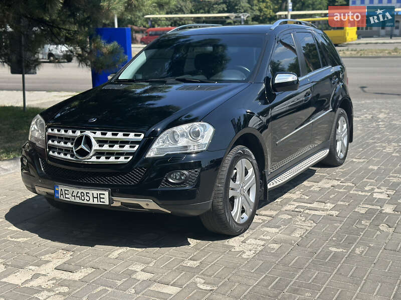 Mercedes-benz M-class (2010)