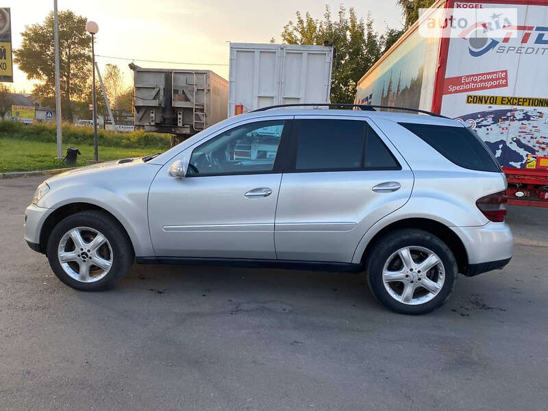 Mercedes-benz M-class (2005)