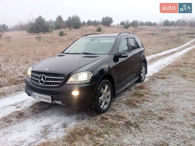 Mercedes-benz M-class (2005)