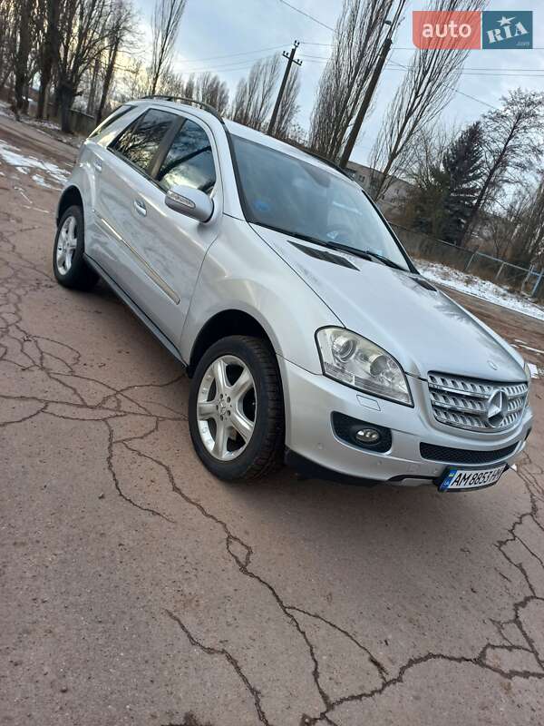 Mercedes-benz M-class (2008)