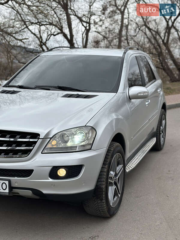 Mercedes-benz M-class (2006)
