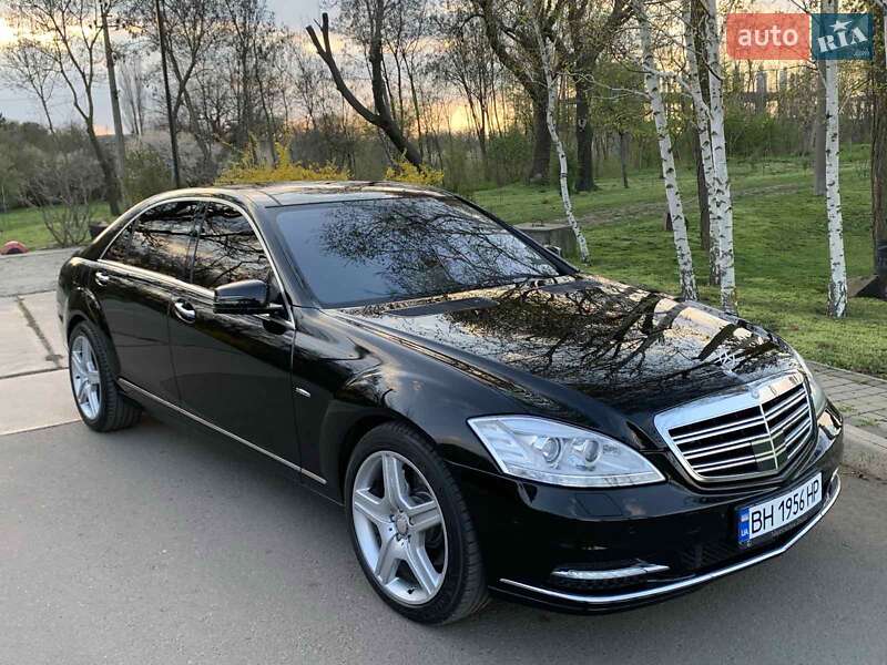 Mercedes-benz S-class (2010)