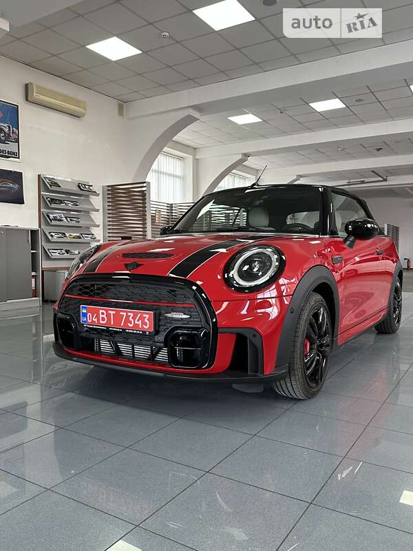 Mini Convertible (2021)