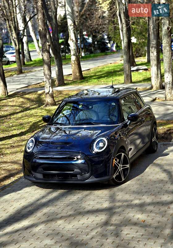 Mini Cooper (2021)