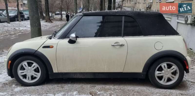 Mini Cooper (2006)