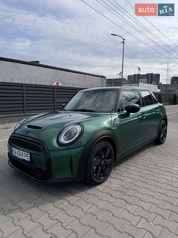 Mini Cooper (2021)