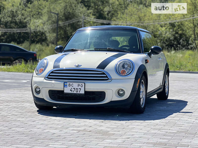 Mini Cooper (2010)