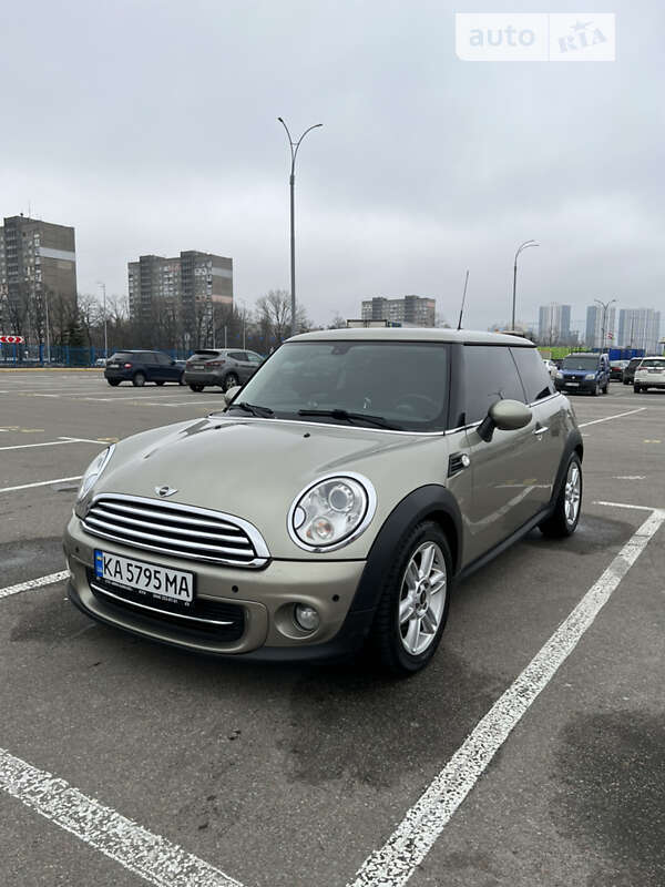 Mini One (2010)
