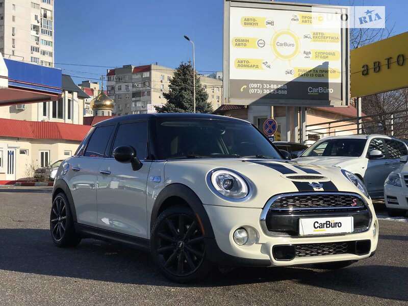 Mini Hatch (2015)