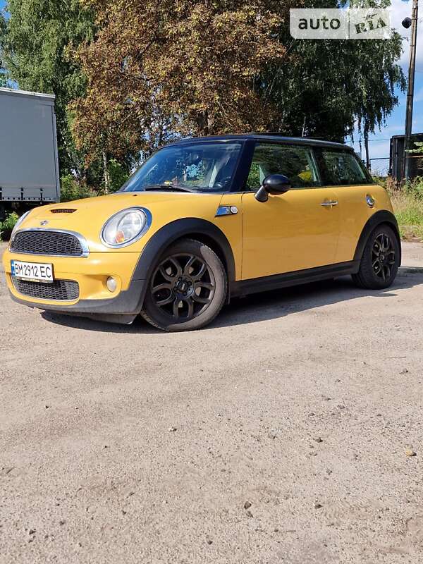 Mini Hatch (2008)