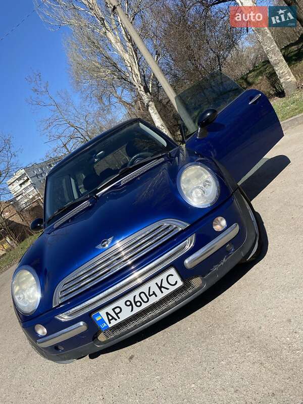 Mini Cooper (2003)