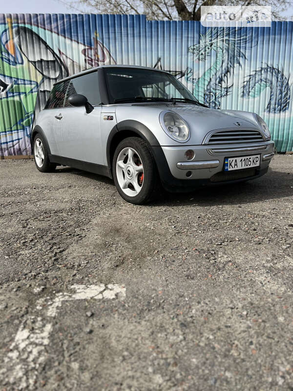 Mini One (2004)