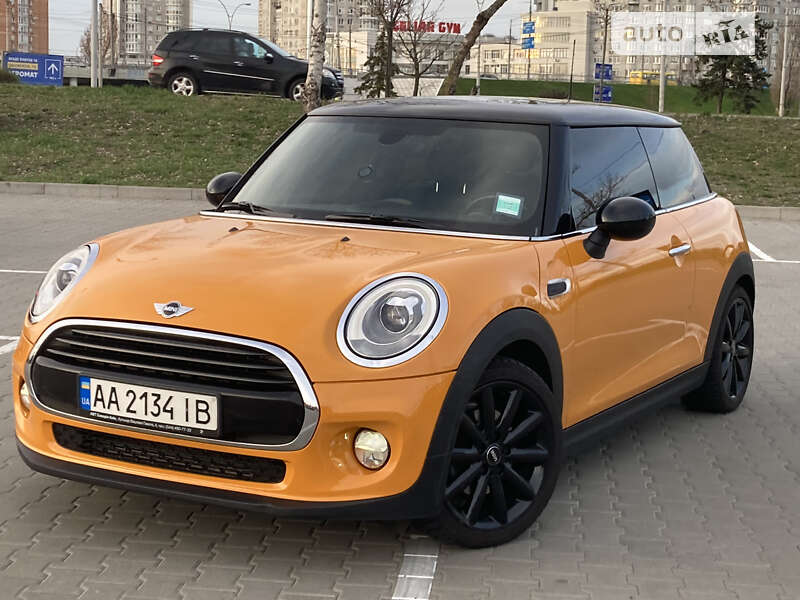 Mini Hatch (2016)
