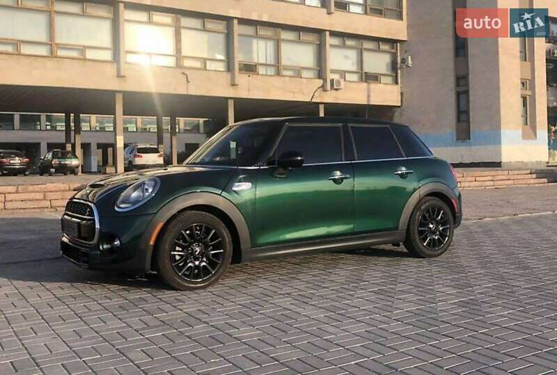 Mini Hatch (2015)