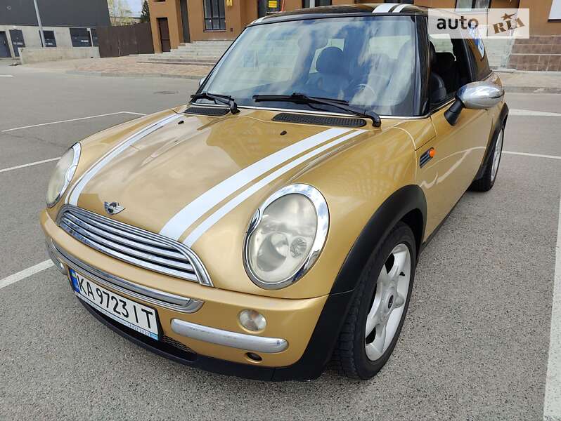 Mini Cooper (2003)