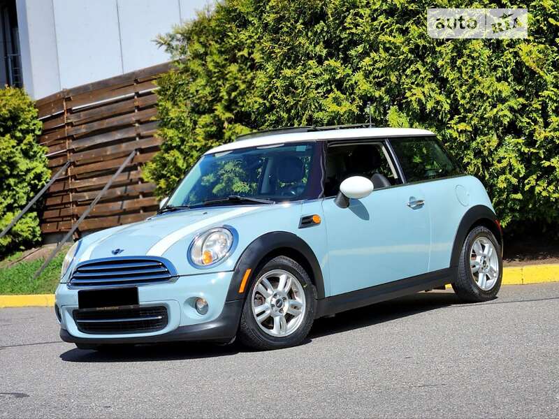 Mini Cooper (2012)