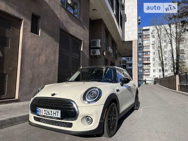 Mini Cooper (2019)
