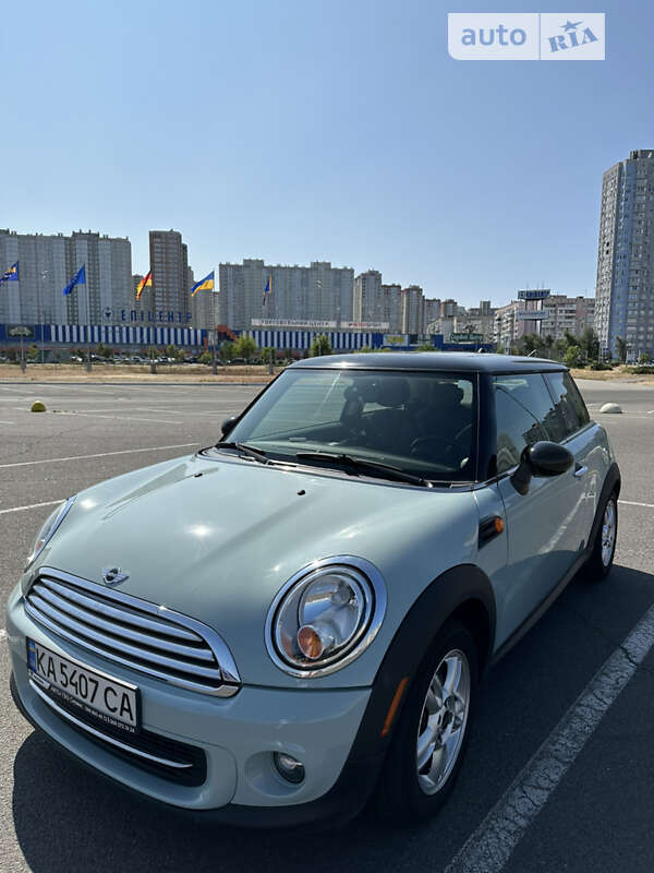 Mini Cooper (2011)