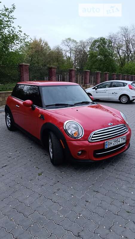 Mini Hatch (2013)