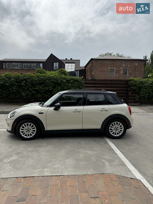 Mini Hatch (2015)