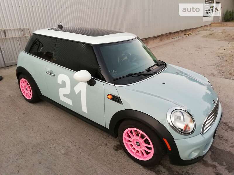 Mini Cooper (2011)