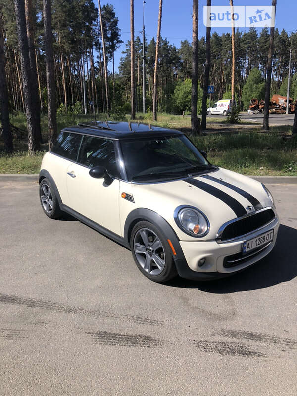 Mini Cooper (2012)