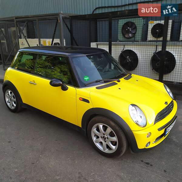 Mini Cooper (2006)