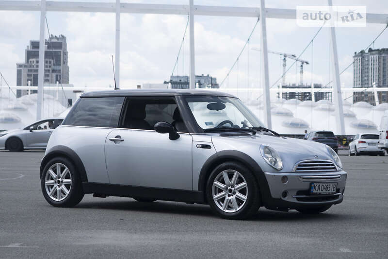 Mini Hatch (2005)