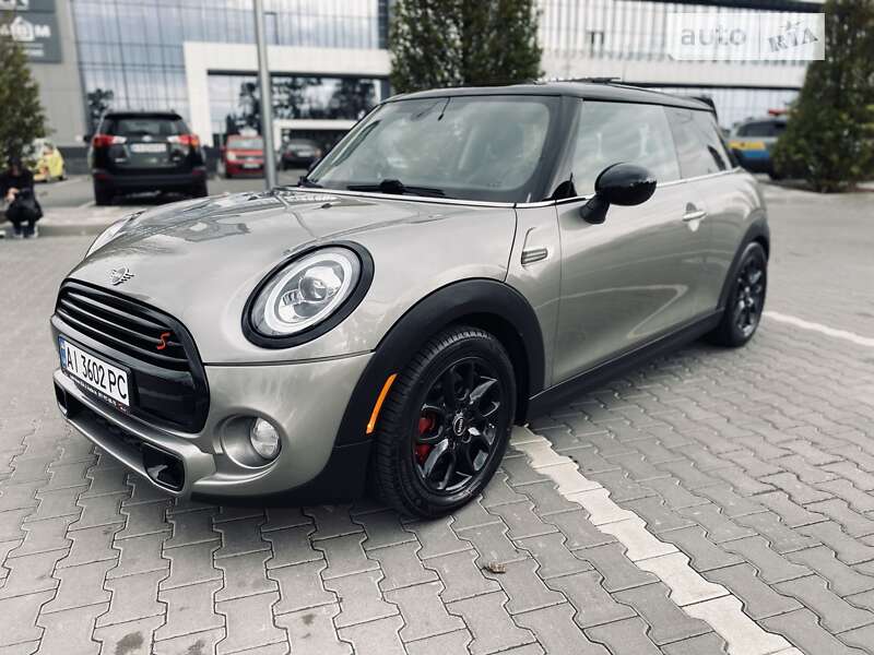 Mini Cooper (2019)