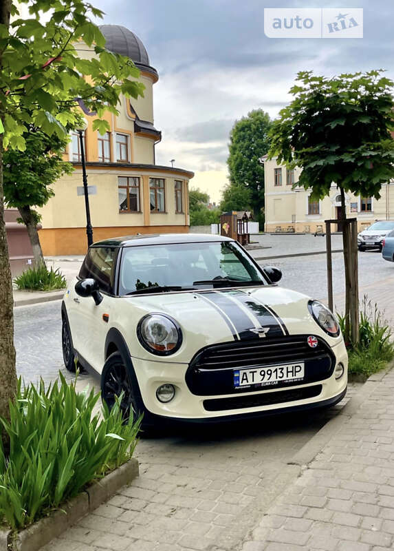 Mini Cooper (2014)