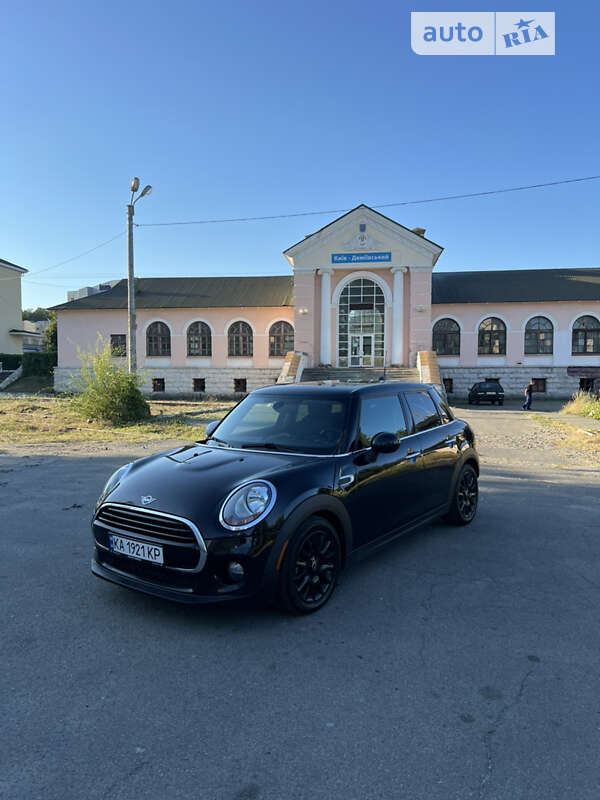 Mini Cooper (2016)