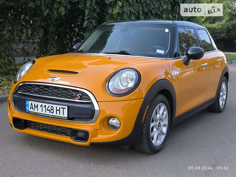 Mini Hatch (2016)