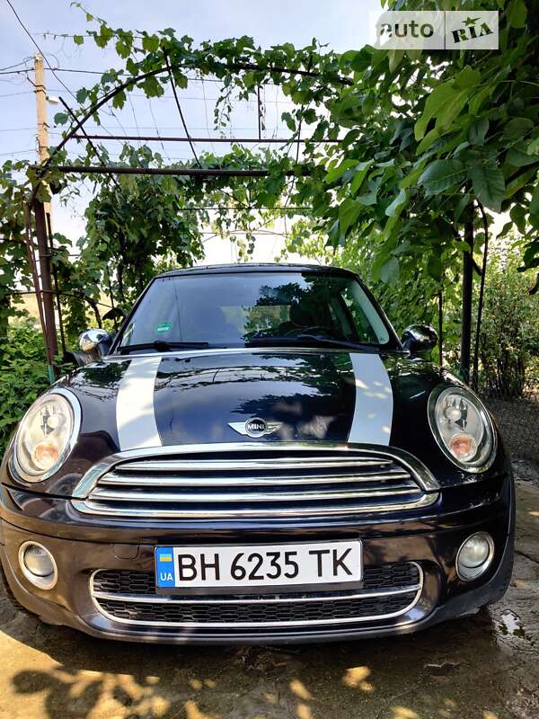 Mini Cooper (2008)