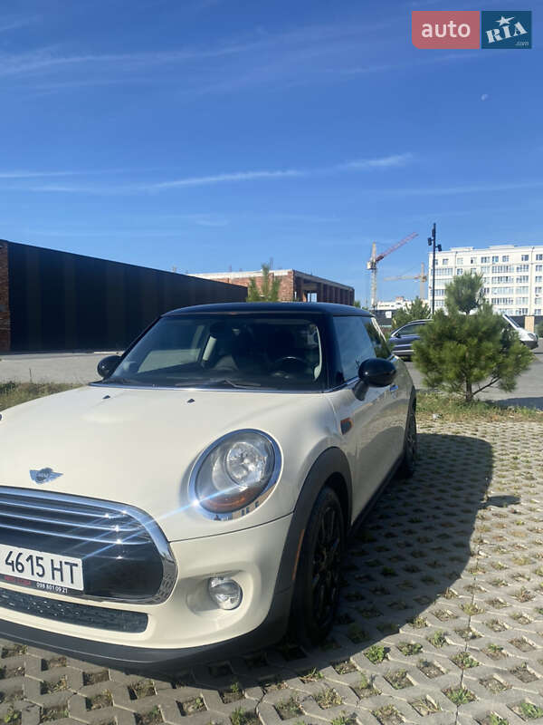 Mini Hatch (2017)