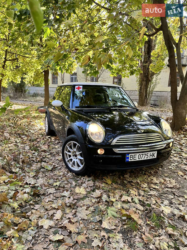 Mini One (2004)