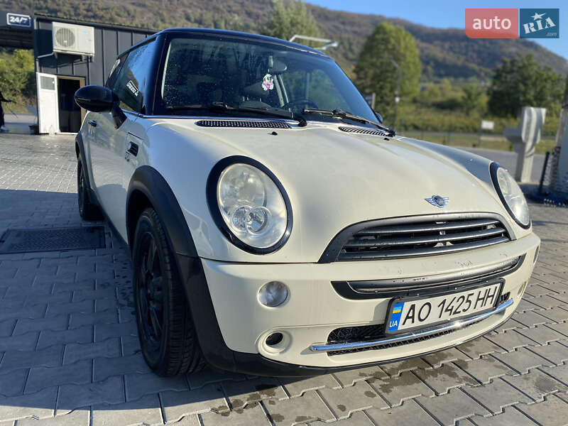 Mini Hatch (2006)