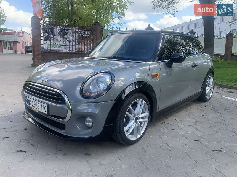 Mini Cooper (2015)