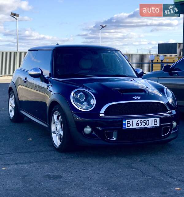 Mini Hatch (2012)