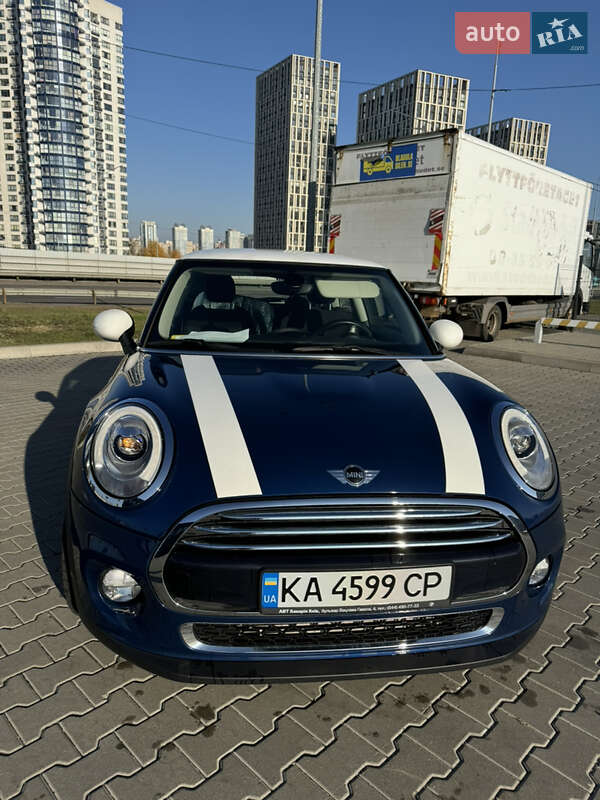 Mini Hatch (2017)