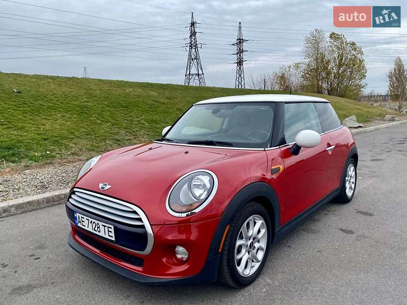 Mini Hatch (2015)