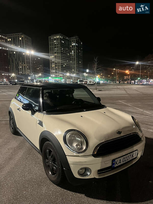 Mini Hatch (2008)