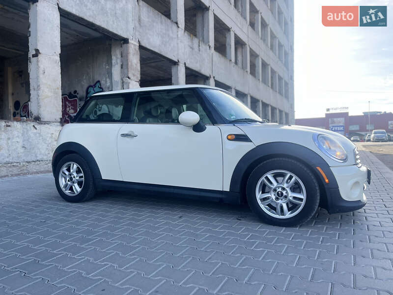 Mini Hatch (2010)