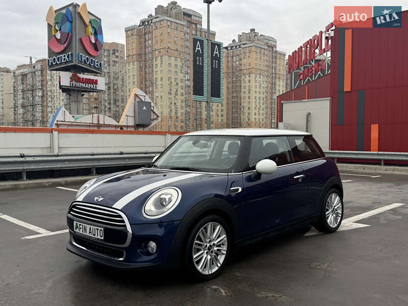 Mini Hatch (2017)