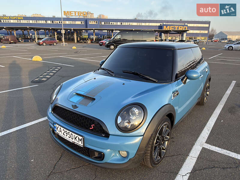 Mini Hatch (2012)