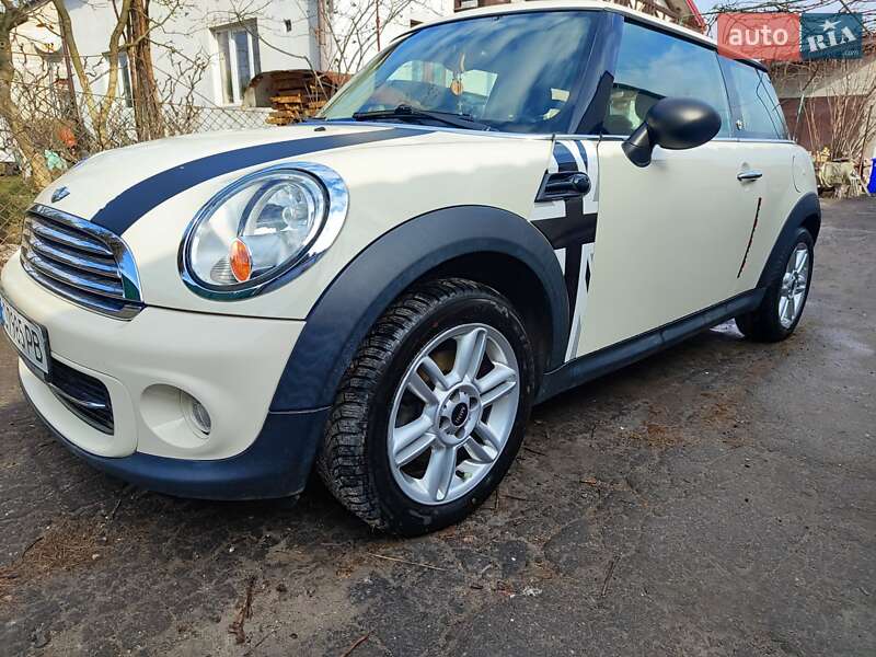 Mini Hatch (2011)