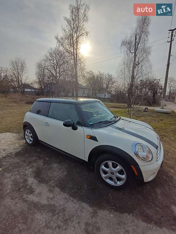 Mini Hatch (2009)