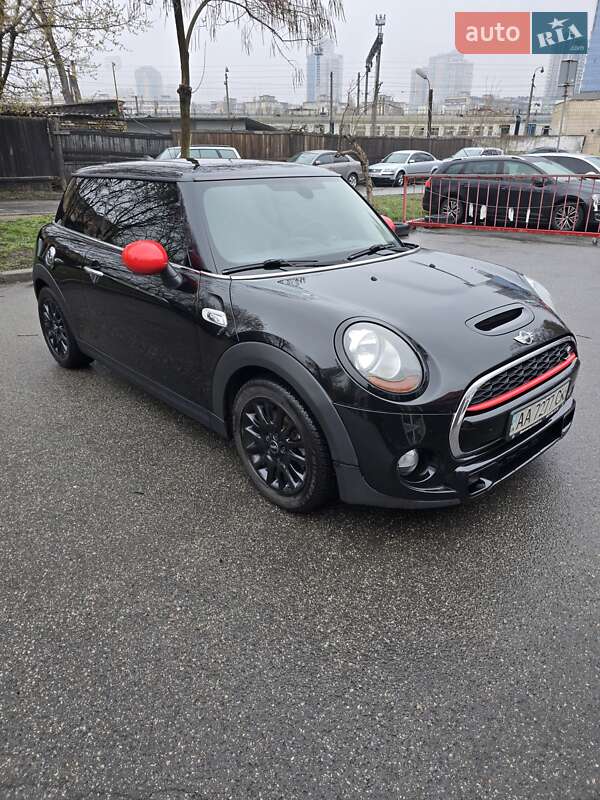 Mini Hatch (2014)