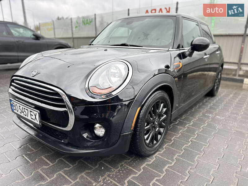 Mini Hatch (2017)
