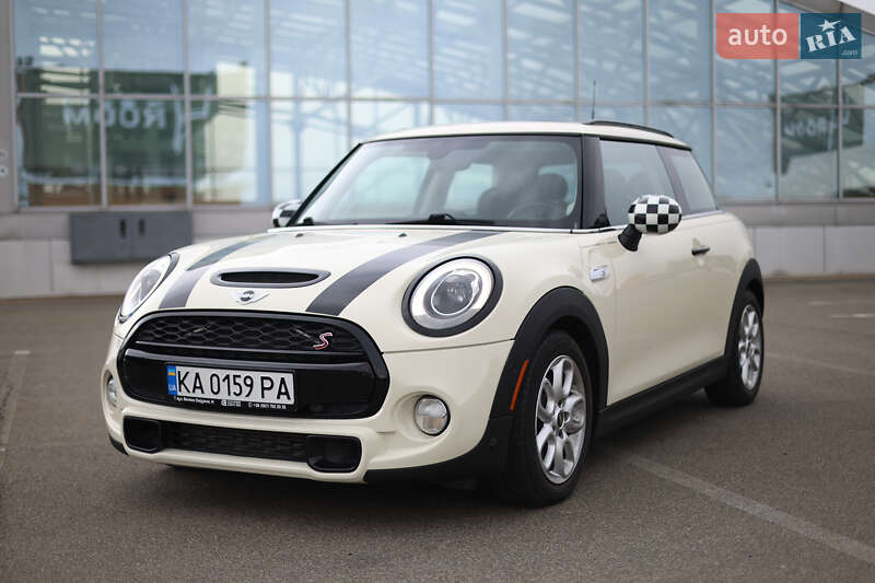 Mini Hatch (2017)