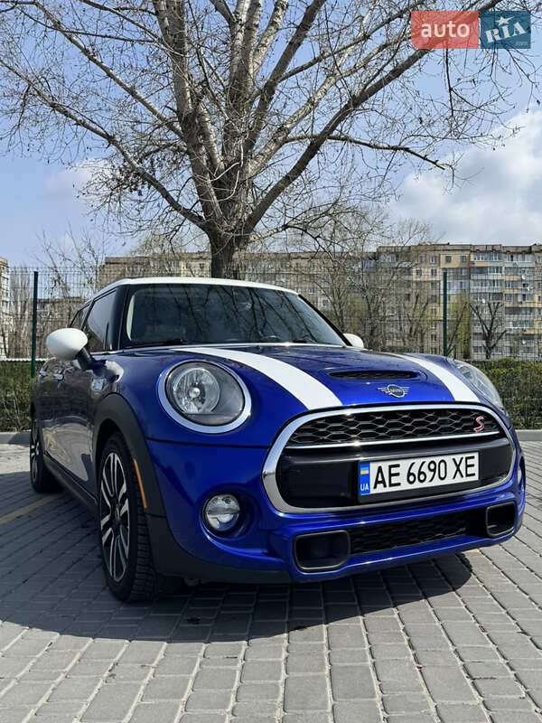 Mini Hatch (2018)